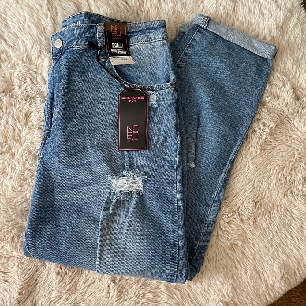 No Boundaries Mom Jeans (15)